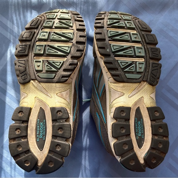 Grey with blue accent Reebok Safety shoes, slip & oil resistant. - Picture 6 of 6